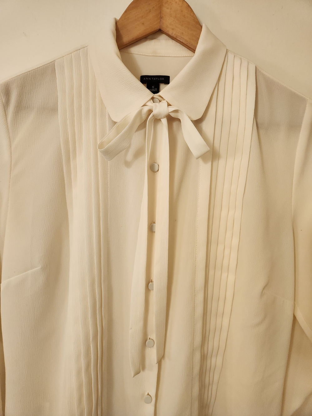 Ann Taylor Women's Ivory Tie-Neck Pleated Button Shirt